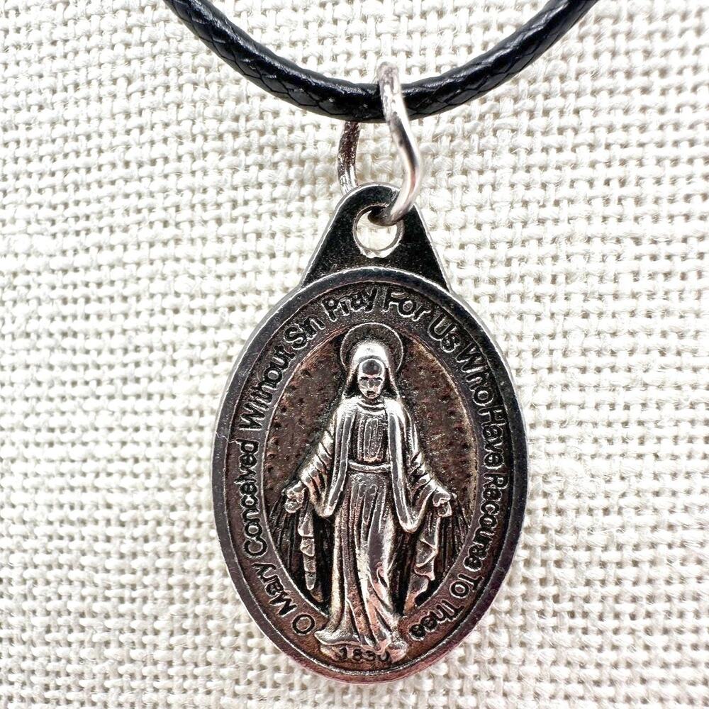 Vintage 90s Virgin Mary Miraculous Medal Pendant Black Cord Necklace Religious